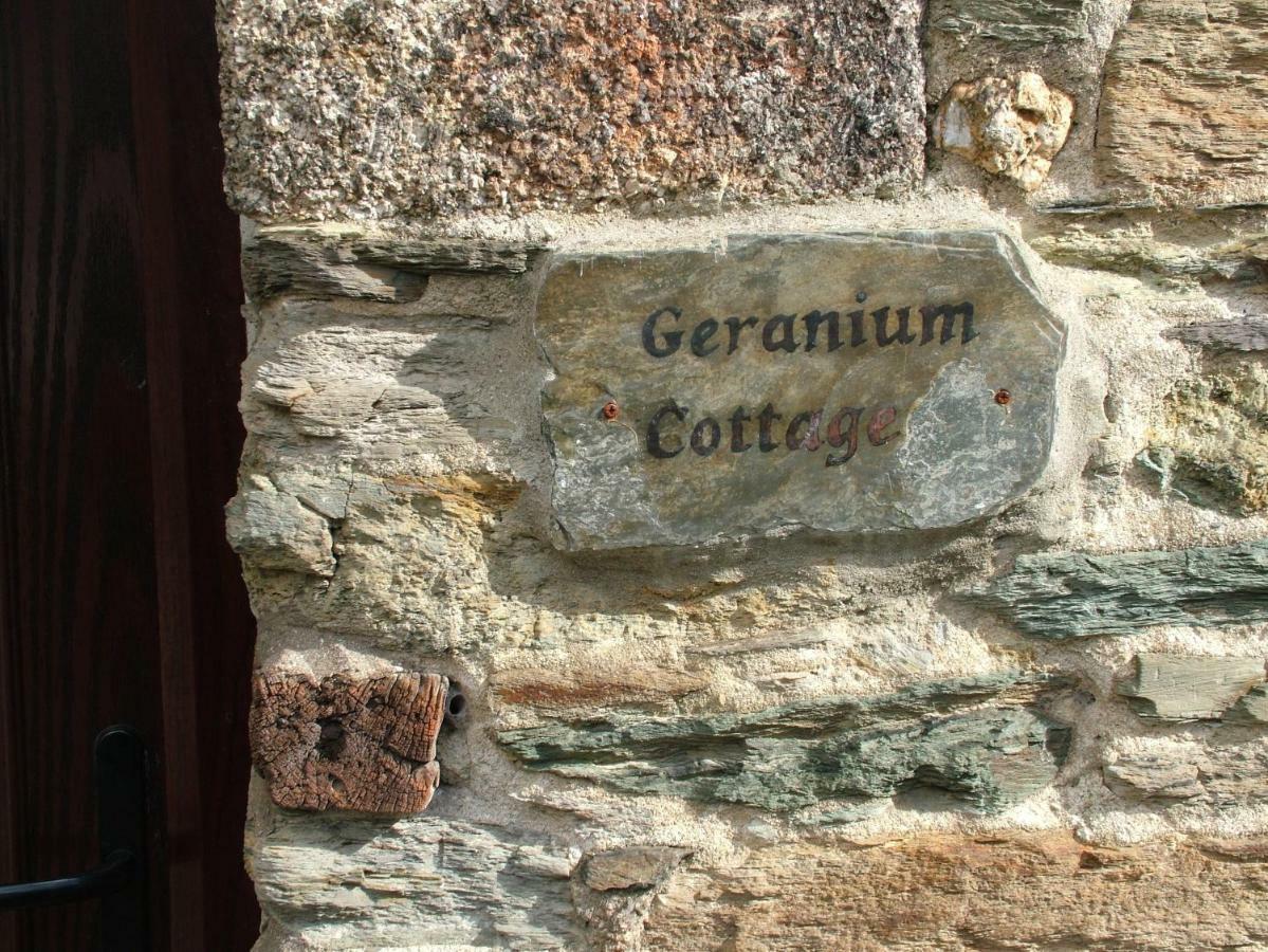 Geranium Cottage, Лостуитиел Экстерьер фото